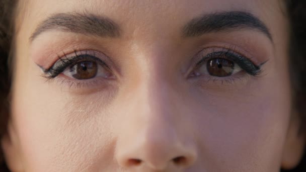 Hispanic Race Woman Red Camera Eyes Beautiful Multiethnic Female Close — Stock Video