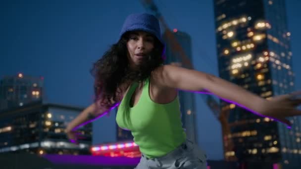 Joyful Cool Female Artist Choreography Downtown Illuminated Night City Background — Stock Video