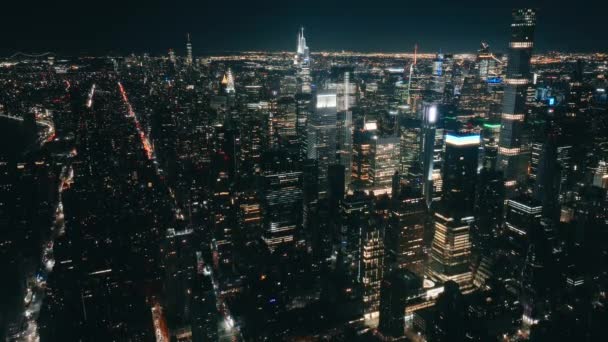 Lichtverschmutzung Durch Moderne Werbung Auf Riesigen Digitalen Bildschirmen Die Vom — Stockvideo