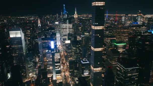 Patrzenie Lotu Ptaka Drapacze Chmur Nowym Jorku Nocą Widok Ulicę — Wideo stockowe