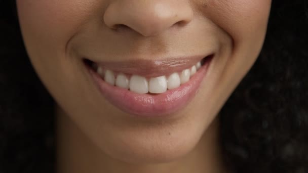 Usta Całują Się Naturalnym Świetle Dnia Piękno Sexy Kobieta Model — Wideo stockowe