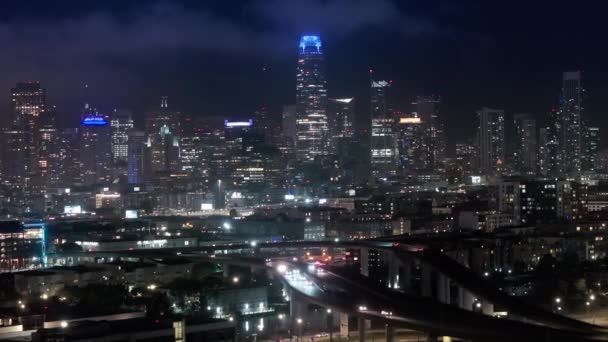 Yön Elokuvapanoraama San Franciscon Keskustassa Yövalaistuksessa Scenic Näkymät Moderni Nykyaikainen — kuvapankkivideo