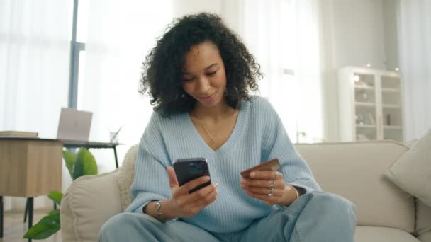Happy Diverse Female Shopper Using Mobile Payments Online Store Usmívající — Stock video
