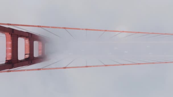 มมองทางอากาศของยานพาหนะท บรถบนเส นทาง 101 ในหมอกหนาสะพาน Golden Gate ซานฟรานซ สโกแคล ฟอร — วีดีโอสต็อก