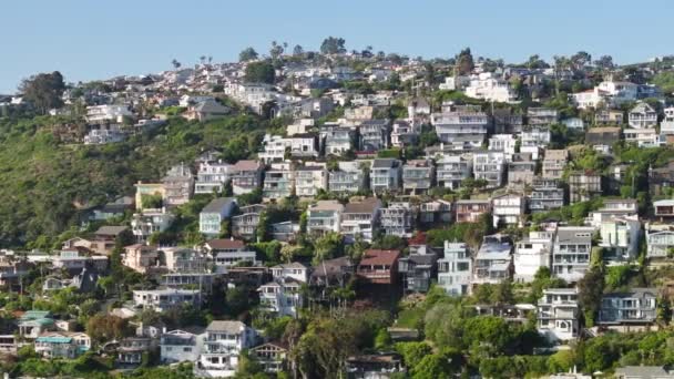 Drone Shot Luxury Houses Situated Mountain Hills Laguna Beach Orange — Stock Video