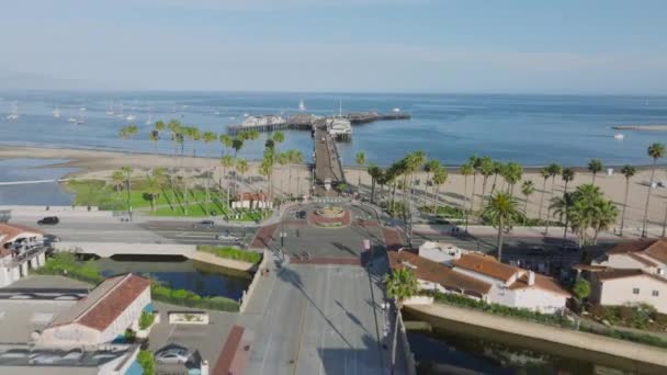 Drone Volando Largo Casas Residenciales Edificios Santa Barbara California Vista — Vídeos de Stock