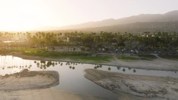 Panoramautsikt Över Stadsbilden Santa Barbara Solnedgången Ljus Kalifornien Usa Drönare — Stockvideo