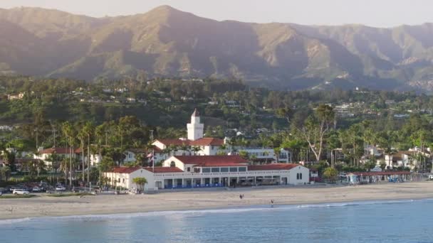 Drone Shot Resort Hotels Located Pacific Ocean Santa Barbara California — Stock Video