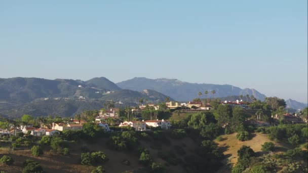 Αεροφωτογραφία Των Πλούσιων Σπιτιών Calabasas Λόφους Βουνό Λος Άντζελες Προαστιακό — Αρχείο Βίντεο