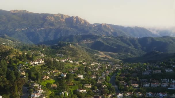 Katsaus Upea Vuoristo Maisema Calabasas Kukkuloilla Los Angeles Esikaupunki Usa — kuvapankkivideo