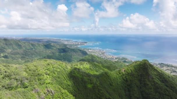 Lélegzetelállító Kilátás Fehér Felhők Felett Trópusi Táj Kék Óceán Oahu — Stock videók