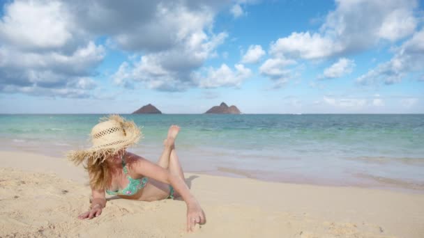 Love Happiness Concept Female Traveler Sunbathing Lanikai Beach Mokulua Islands — Stock Video