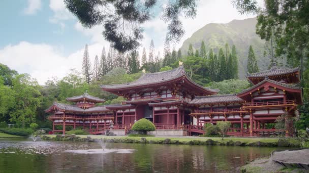 공원의 계곡에있는 Koolau 산맥의 시네마틱 Byodo 하와이 오아후의 아름다운 일본식 — 비디오