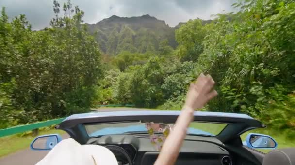 Happy Traveler Singing Dancing Waving Hand While Exploring Tropical Garden — Stock Video