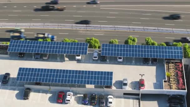 Drohnenaufnahme Einer Solaranlage Auf Dem Dach Eines Außenparkplatzes Calabasas Los — Stockvideo