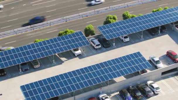 Pohled Shora Auta Zaparkovaná Střeše Budovy Solárními Panely Calabasas Los — Stock video