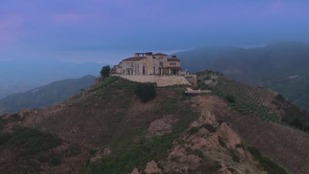 Panoramisch Uitzicht Oude Wijnmakerij Gelegen Top Van Malibu Bergen Los — Stockvideo