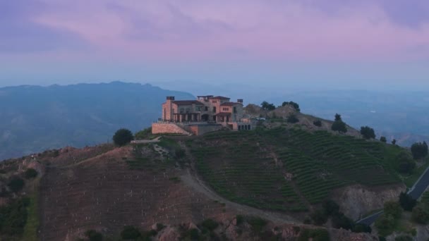 Pittoreska Winery Malibu Rocky Oaks Vid Solnedgången Malibu Bergen Kalifornien — Stockvideo