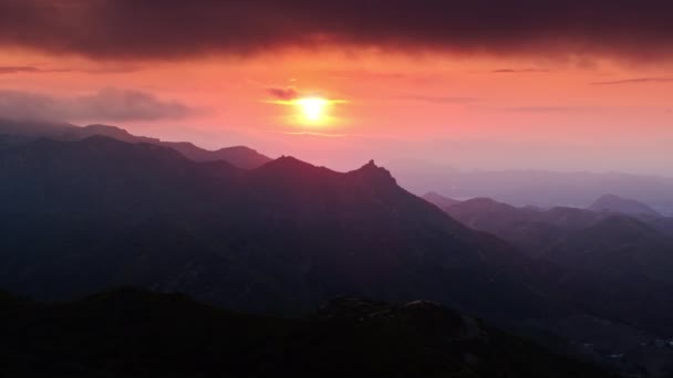 Vista Aérea Puesta Sol Sobre Las Montañas Malibú California Impresionante — Vídeos de Stock