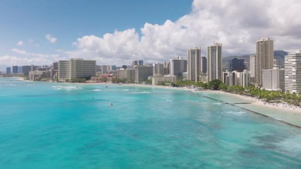 Modern Város Varázslatos Kék Óceán Zöld Hegyek Háttérben Honolulu Város — Stock videók