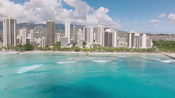 인상적인 목적지 와이키키 Waikiki Beach 기쁨의 전망을 감상해 보세요 배경에 — 비디오