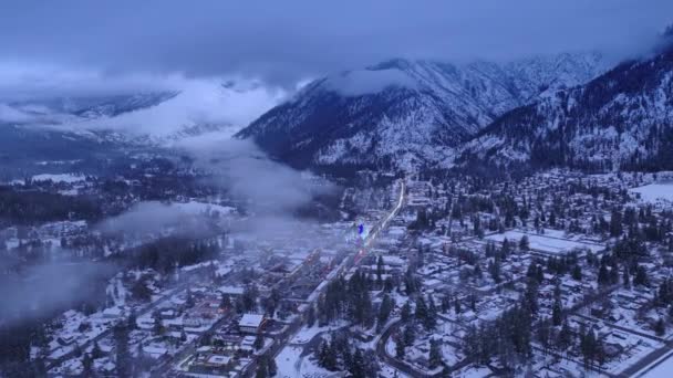 Bayerisch Inspiriertes Dorf Winterwunderland Hintergrund Leavenworth Mit Cascade Mountains Hintergrund — Stockvideo