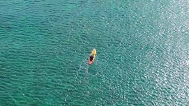 Luftaufnahme Der Küste Von Oahu Mit Wunderschönem Transparentem Blauem Wasser — Stockvideo