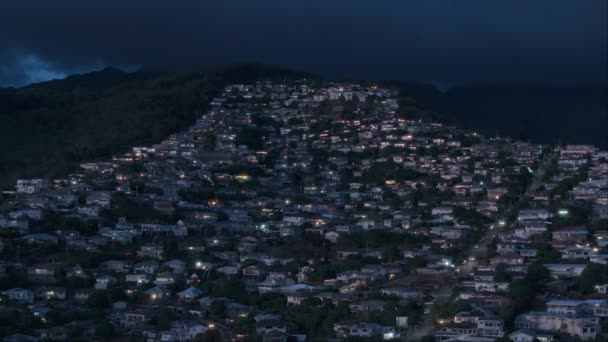 Пригородный Округ Столицы Гонолулу Гавайи Ночью Дома Холмах Острове Фалал — стоковое видео