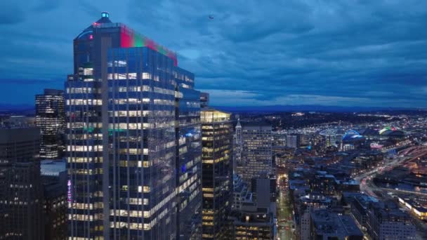 Günbatımının Hava Görüntüsü Seattle City Usa Günbatımı Sahnesindeki Şehir Manzarası — Stok video
