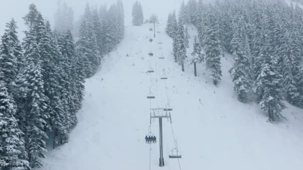 Gente Skilift Allo Stevens Pass Washington Sciare Sulle Piste Neve — Video Stock