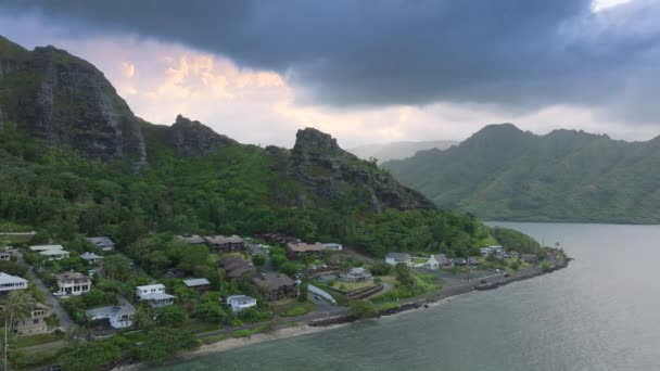 Hawaii Leve Livsstil Kaawa Landsbyens Antenne Overskyet Dag Naturlandskap Langs – stockvideo