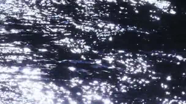 Świecące Tło Wody Powolny Film Wodą Płynącą Jasnym Słońcu Zgniatająca — Wideo stockowe
