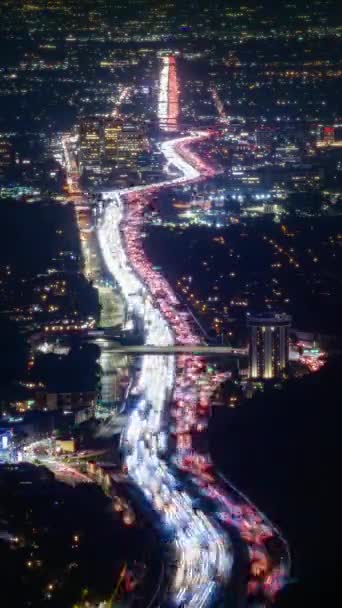 Вертикальный Видеоконтент Движется Ночному Городу Лос Анджелес Штат Калифорния Сша — стоковое видео