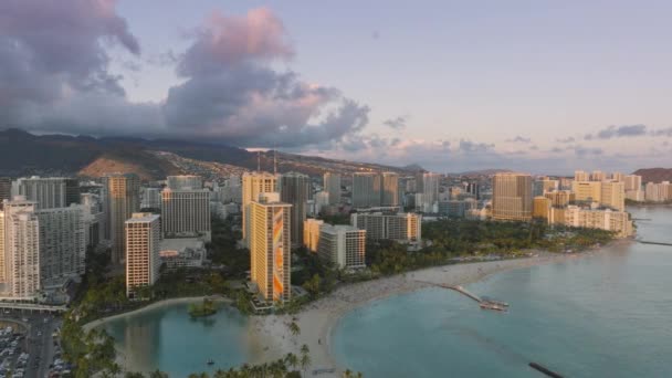 Beste Reisemål Sommerferie Hawaii Cinematisk Rose Gyllen Solnedgang Himmelen Waikiki – stockvideo