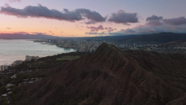 Downtown Honolulu Van Bunkers Top Van Diamond Head Bergwandelpad Luchtfoto — Stockvideo