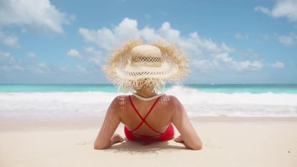 Die Menschen Reisen Sommer Auf Die Paradiesische Insel Mit Dem — Stockvideo