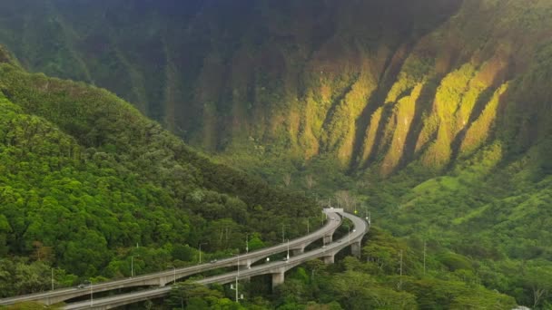 Conceito Viagem Ilha Paradisíaca Coberta Por Florestas Verdejantes Estrada Panorâmica — Vídeo de Stock