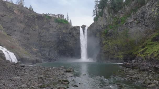 Washingtoner Naturdenkmal Bewölkten Tagen Cinematic Snoqualmie Fluss Grünen Wald Antenne — Stockvideo