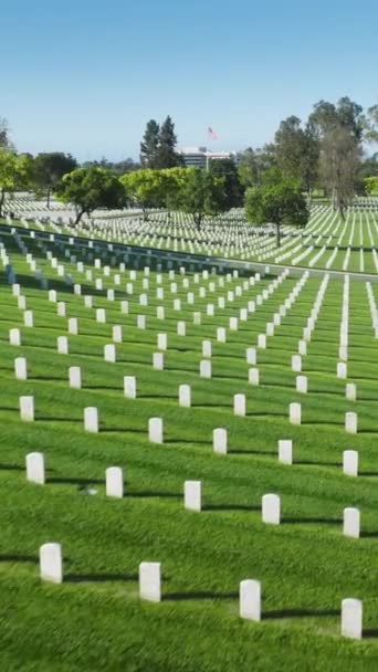 Vertical Video National Cemetery Buried All Members Armed Forces Aerial — Stock Video