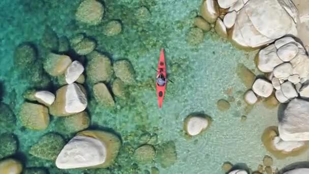 Vederea Aeriană Surprinde Persoană Caiac Lacul Tahoe Din California Sua Secvență video de stoc