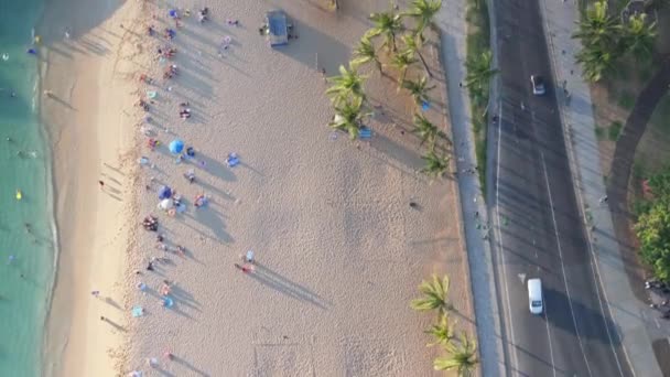 Oamenii Bucură Soare Nisip Waikiki Beach Din Oahu Hawaii Perspectiva — Videoclip de stoc