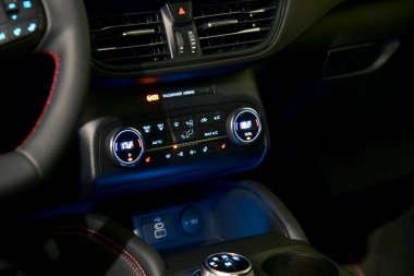 Ekranlı Otomatik Otomobil Kliması