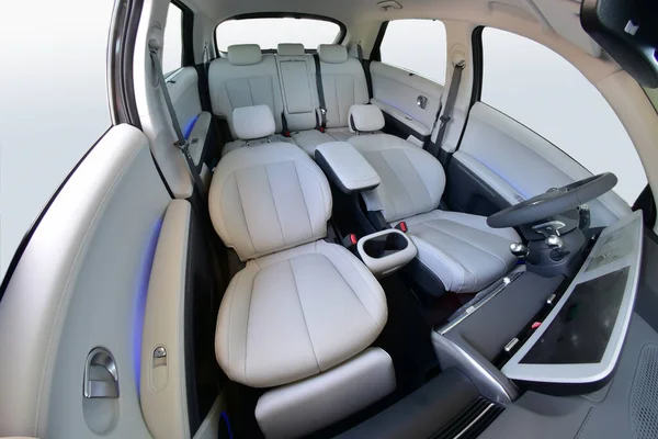Kompletne Wnętrze Samochodu Wszystkie Siedzenia Luksusowego Samochodu Osobowego — Zdjęcie stockowe