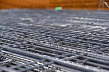 Woven welded iron reinforcing mesh for reinforced concrete