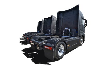 Kamyon traktörünün arkasında.