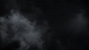 Büyüleyici, ürkütücü Cadılar Bayramı duman bulutu VFX 4k yavaş çekim elementi: büyüleyici, ruhani girdap, gizemli atmosfer, bulutlu sis. 