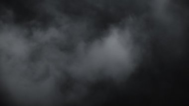 Büyüleyici, ürkütücü Cadılar Bayramı duman bulutu VFX 4k yavaş çekim elementi: büyüleyici, ruhani girdap, gizemli atmosfer, bulutlu sis. 