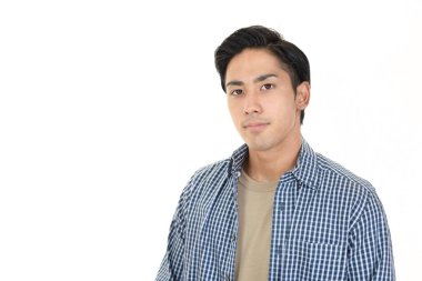 gülümseyen genç adam portresi