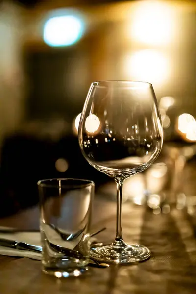 Verter Vino Tinto Restaurante Lujo Lujosos Ajustes Tabel Luz Elegante Imagen De Stock