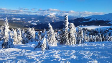 Dağların güzel manzarası